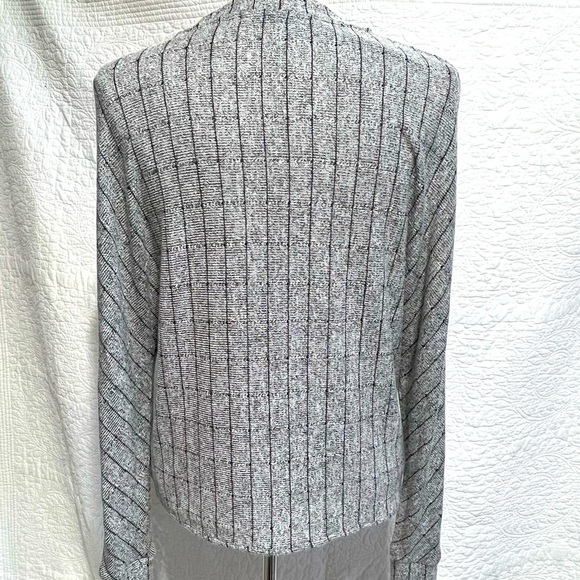 BLACK TAPE Women's Grey Lightweight Long Sleeve Sweater, Size Small - Picture 4 of 8